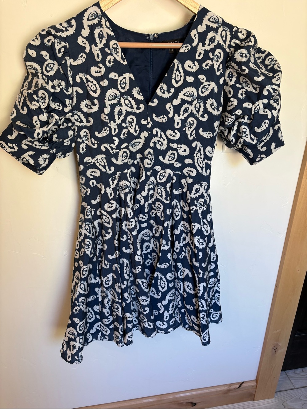 1. STATE NWT Navy Paisley Puff Sleeve Fit & Flare Dress S